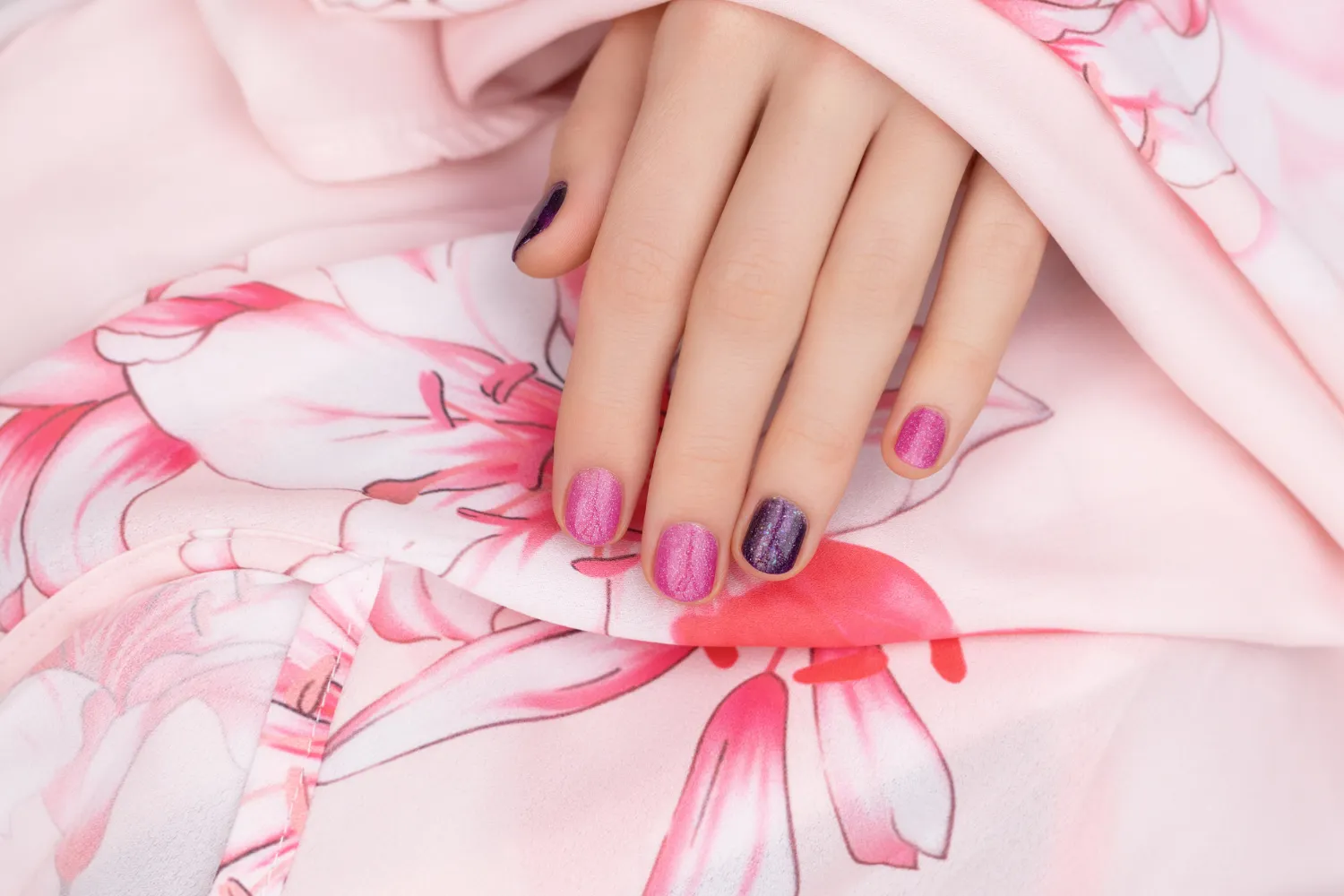 Maniküre Berlin – gepflegte Hände & Nägel | Nailounge 101